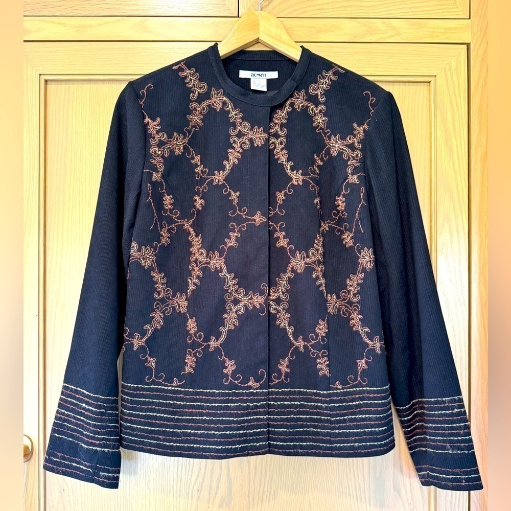 Vintage acorn Embroidered Snap Close Tab Collar Lined Blazer / 6